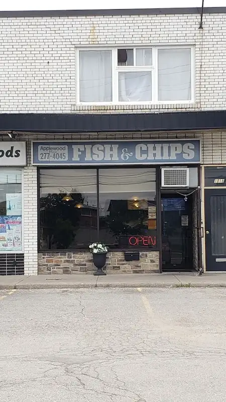 Applewood Fish & Chips - 1020 Burnhamthorpe Rd E - Mississauga image
